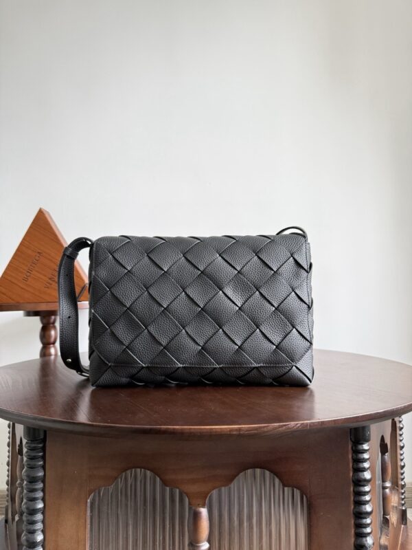 Bottega Veneta bag authentic quality 2025