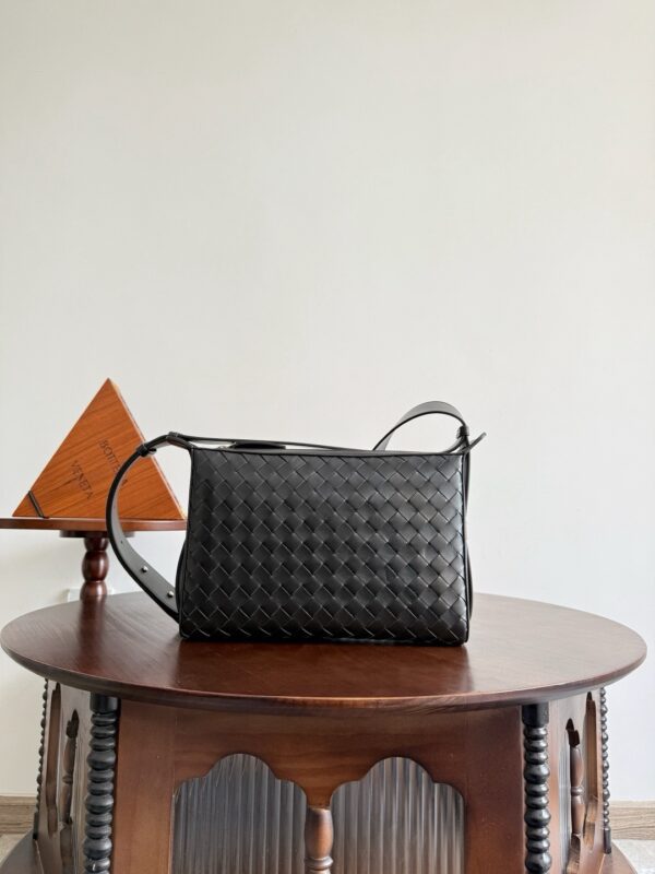 Bottega Veneta bag authentic quality 2025