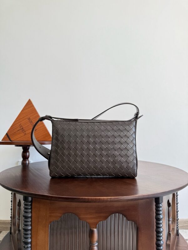 Bottega Veneta bag authentic quality 2025