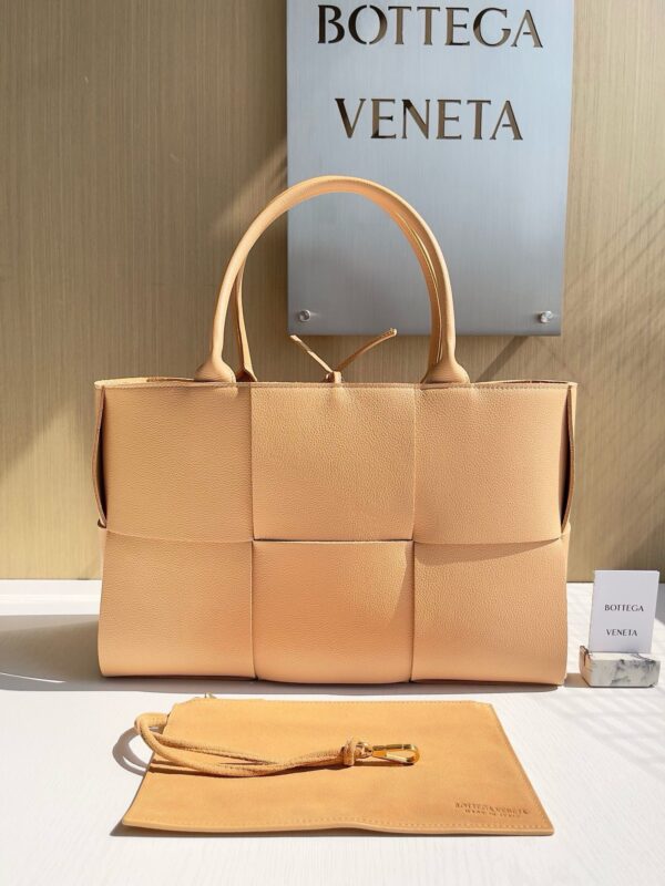 Bottega Veneta bag authentic quality 2025