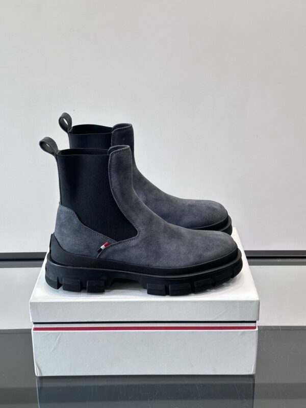 Moncler authentic quality boots 2025