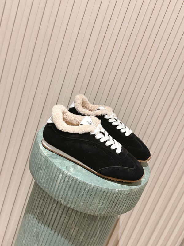 Alo authentic quality sneakers 2025