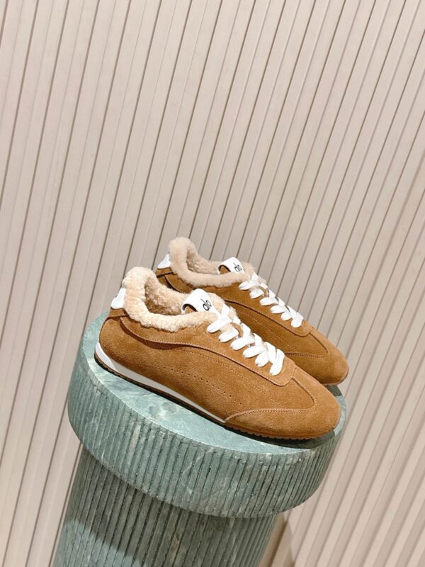 Alo authentic quality sneakers 2025