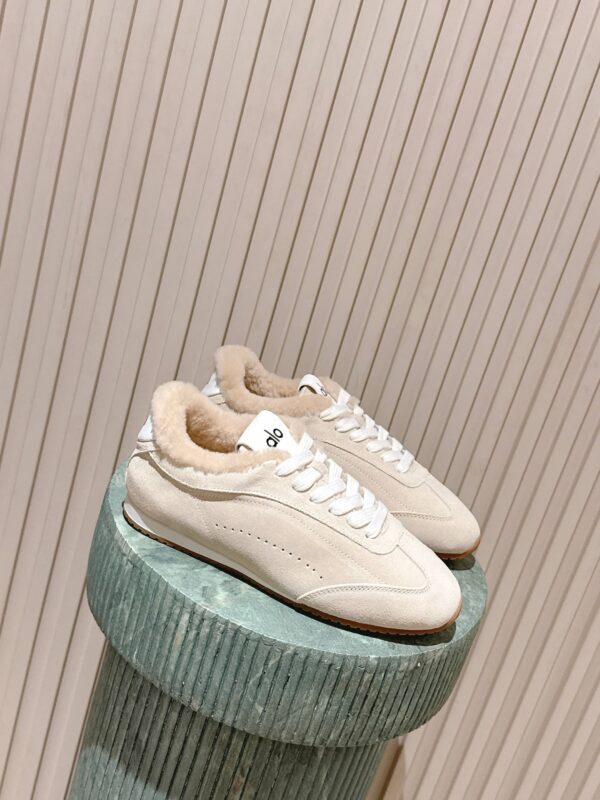 Alo authentic quality sneakers 2025