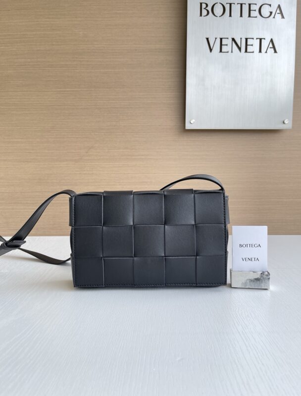 Bottega Veneta bag authentic quality 2025