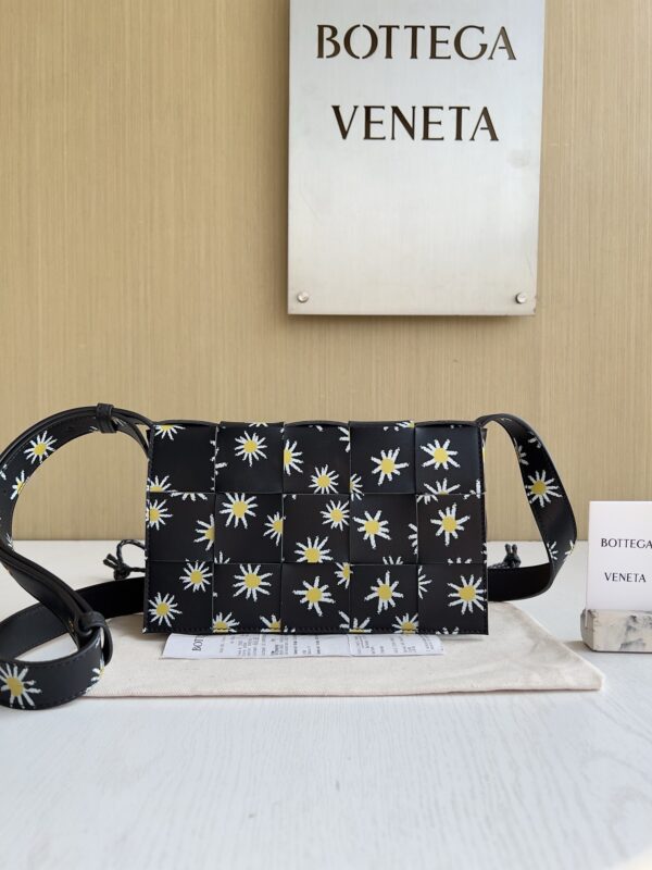 Bottega Veneta bag authentic quality 2025