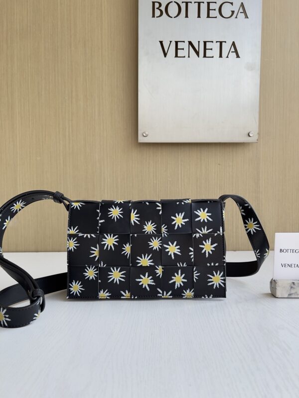 Bottega Veneta bag authentic quality 2025