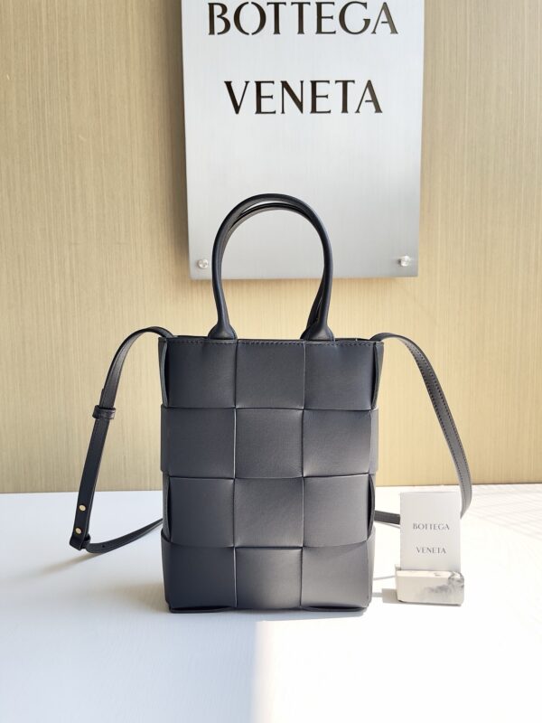 Bottega Veneta bag authentic quality 2025
