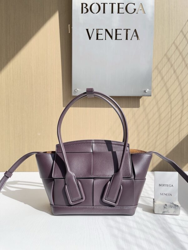 Bottega Veneta bag authentic quality 2025