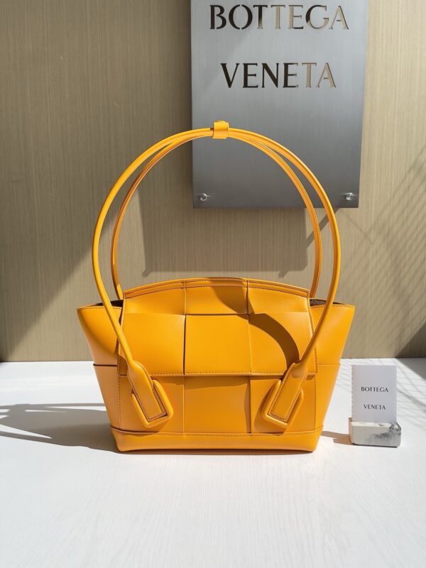 Bottega Veneta bag authentic quality 2025