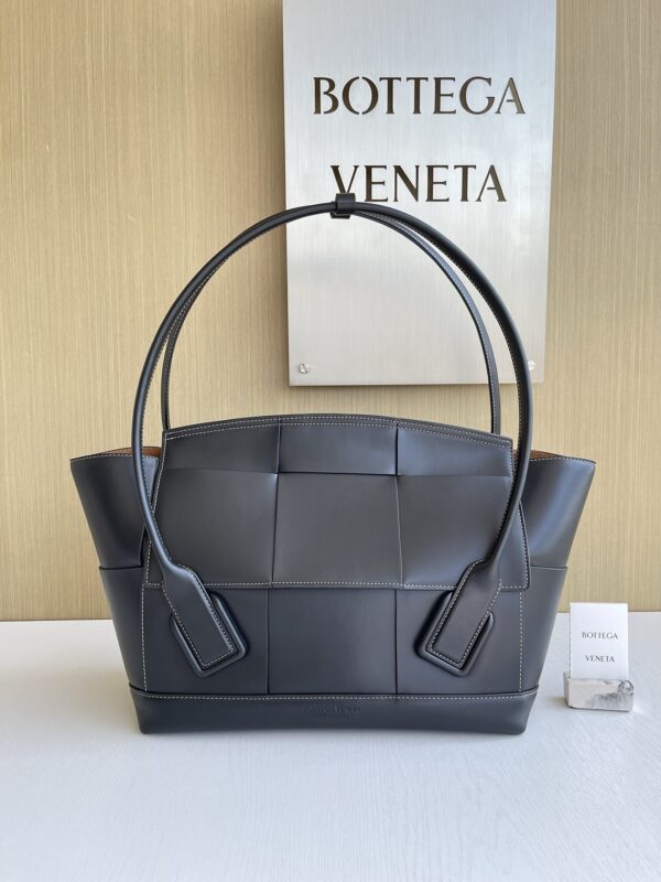 Bottega Veneta bag authentic quality 2025