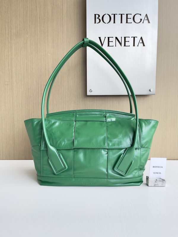 Bottega Veneta bag authentic quality 2025