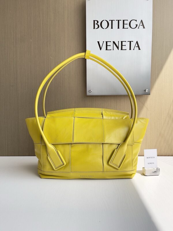 Bottega Veneta bag authentic quality 2025