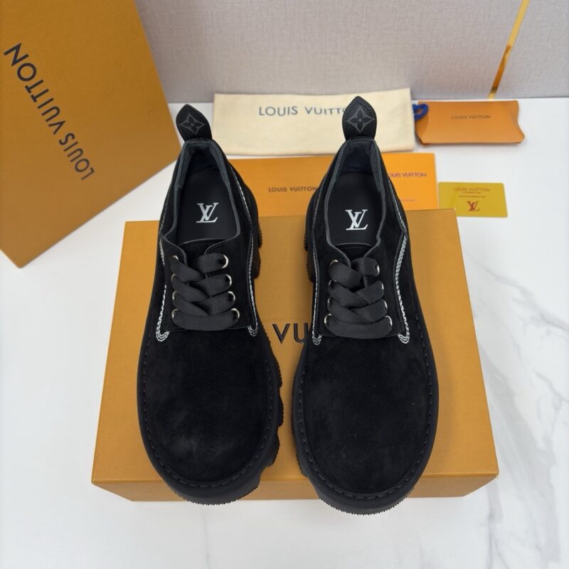 Louis Vuitton men sneakers