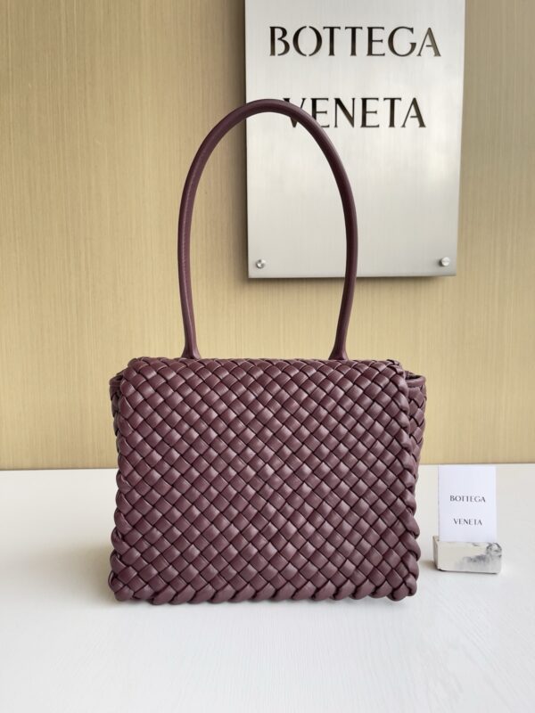 Bottega Veneta bag authentic quality 2025