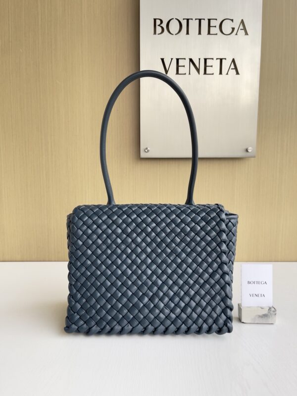 Bottega Veneta bag authentic quality 2025