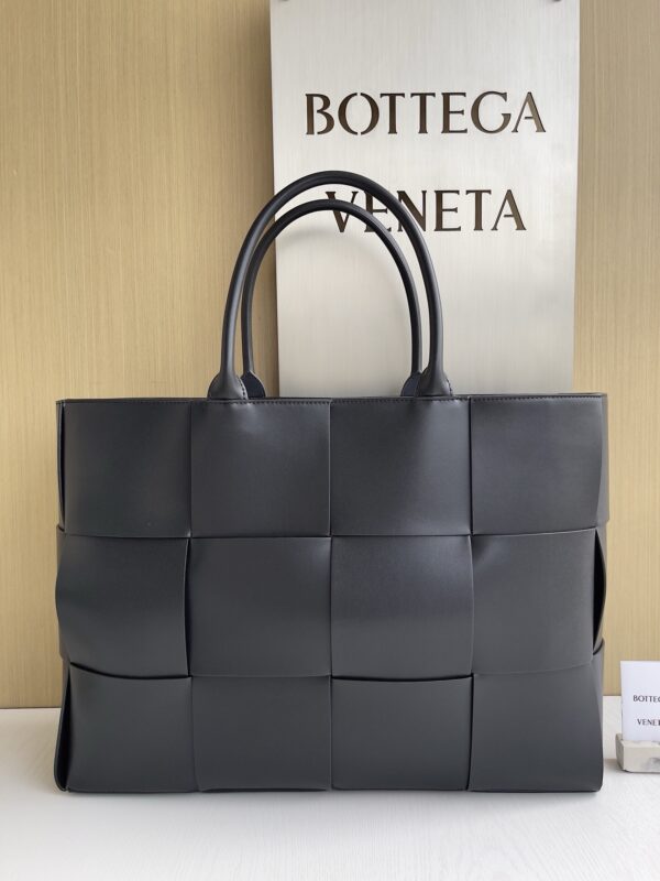 Bottega Veneta bag authentic quality 2025
