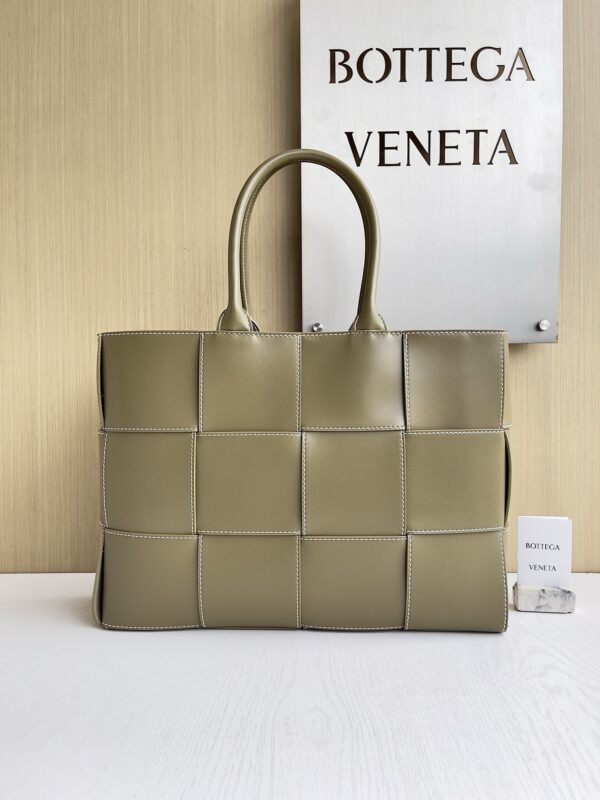Bottega Veneta bag authentic quality 2025