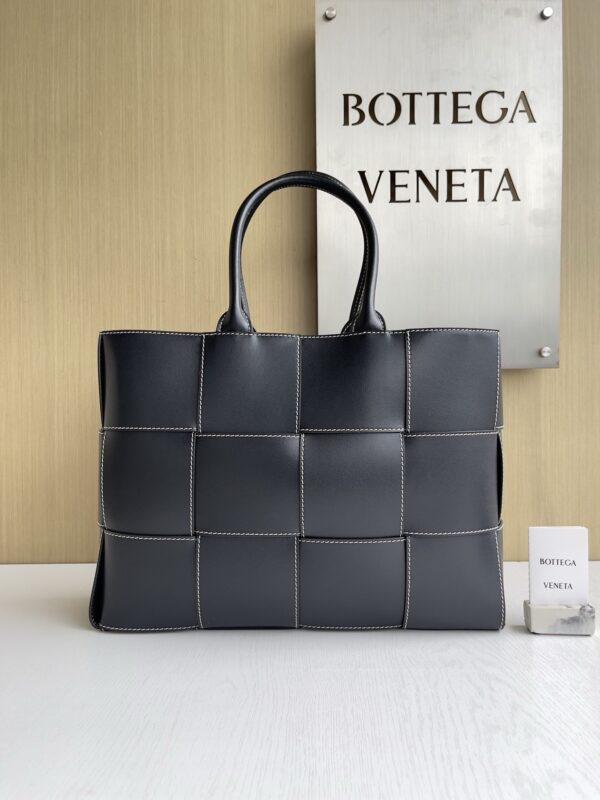 Bottega Veneta bag authentic quality 2025