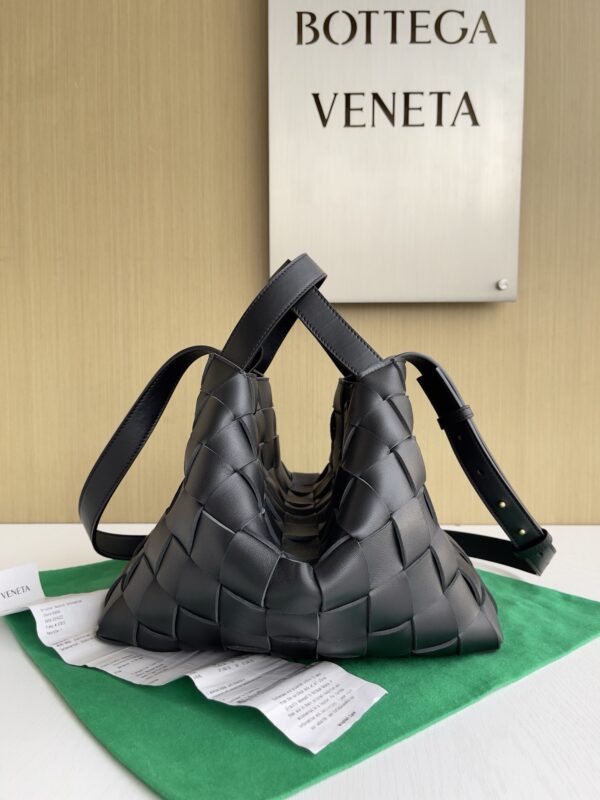 Bottega Veneta bag authentic quality 2025