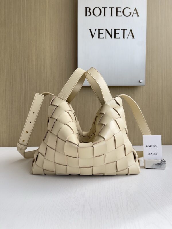 Bottega Veneta bag authentic quality 2025