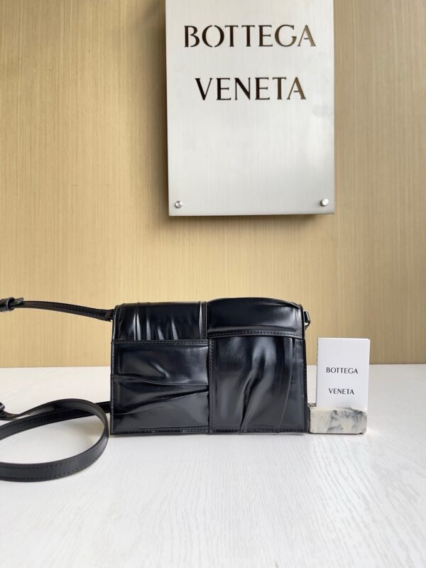 Bottega Veneta bag authentic quality 2025