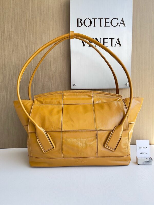 Bottega Veneta bag authentic quality 2025