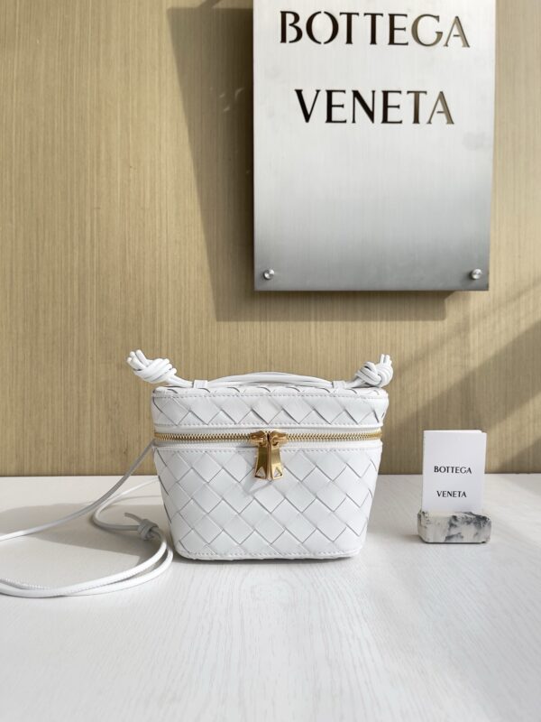 Bottega Veneta bag authentic quality 2025