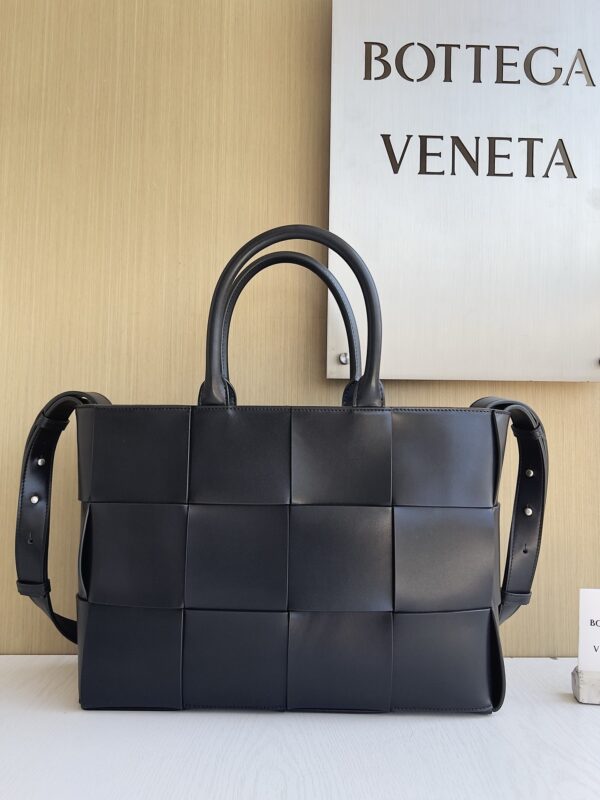 Bottega Veneta bag authentic quality 2025