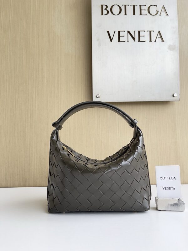 Bottega Veneta bag authentic quality 2025