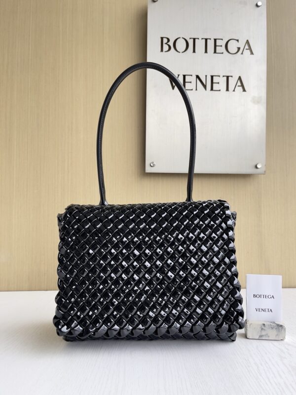 Bottega Veneta bag authentic quality 2025