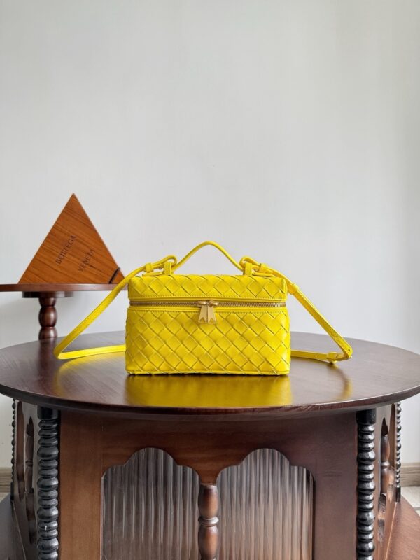 Bottega Veneta bag authentic quality 2025