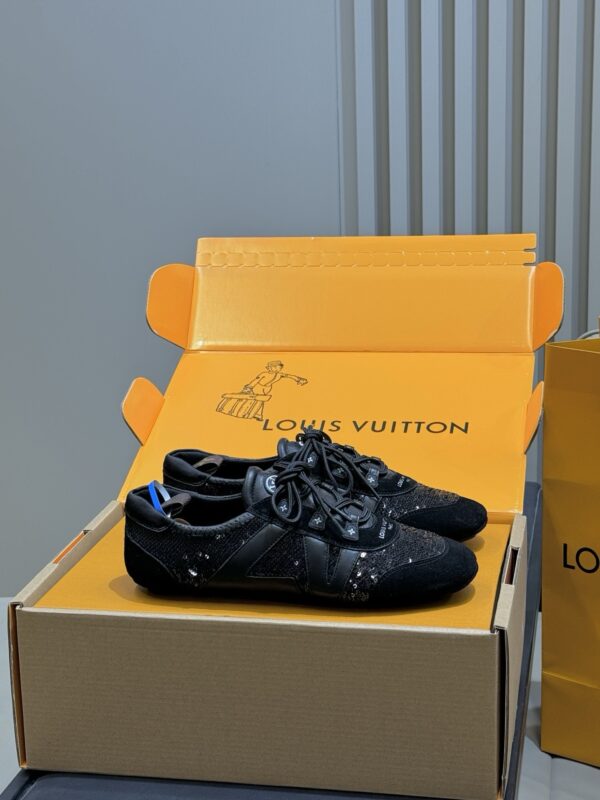 Louis Vuitton authentic quality sneakers 2025