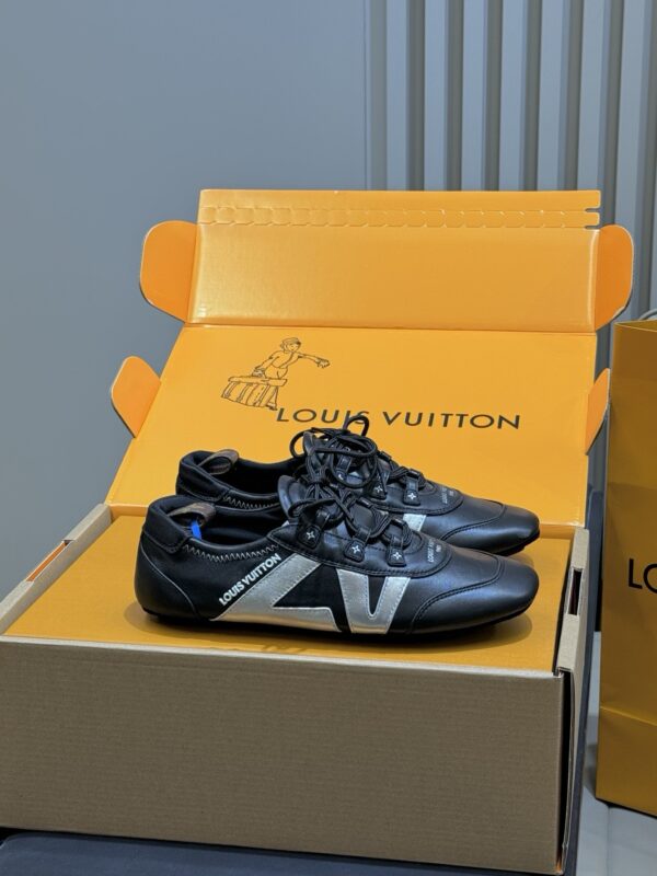Louis Vuitton authentic quality sneakers 2025