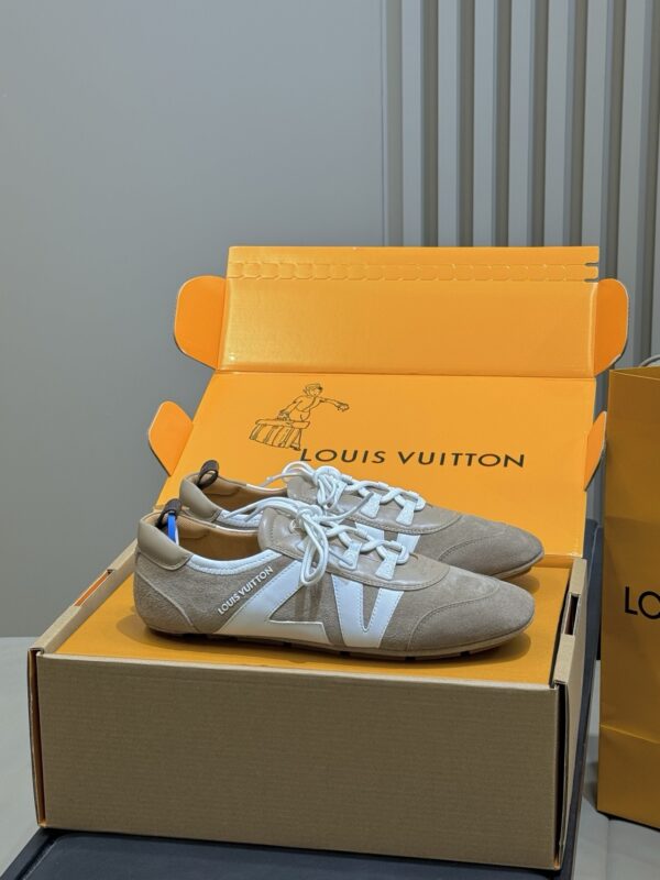 Louis Vuitton authentic quality sneakers 2025