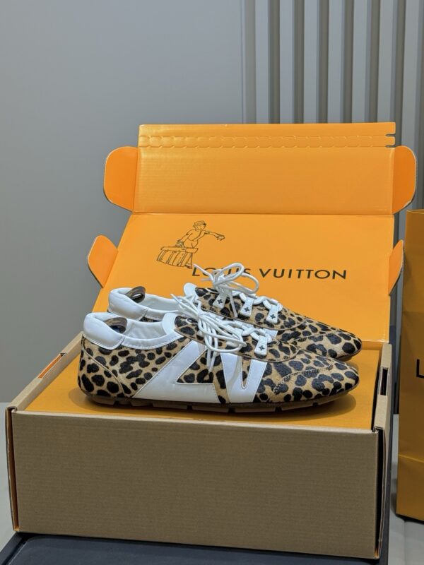 Louis Vuitton authentic quality sneakers 2025