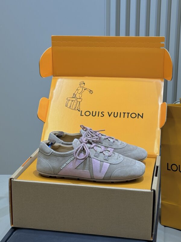 Louis Vuitton authentic quality sneakers 2025