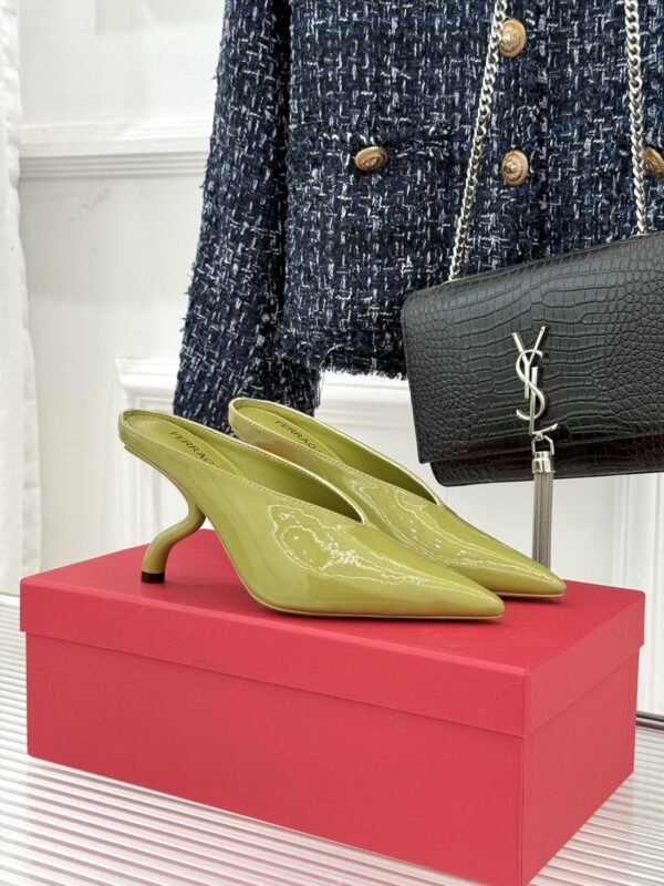 Ferragamo authentic quality shoes 2026