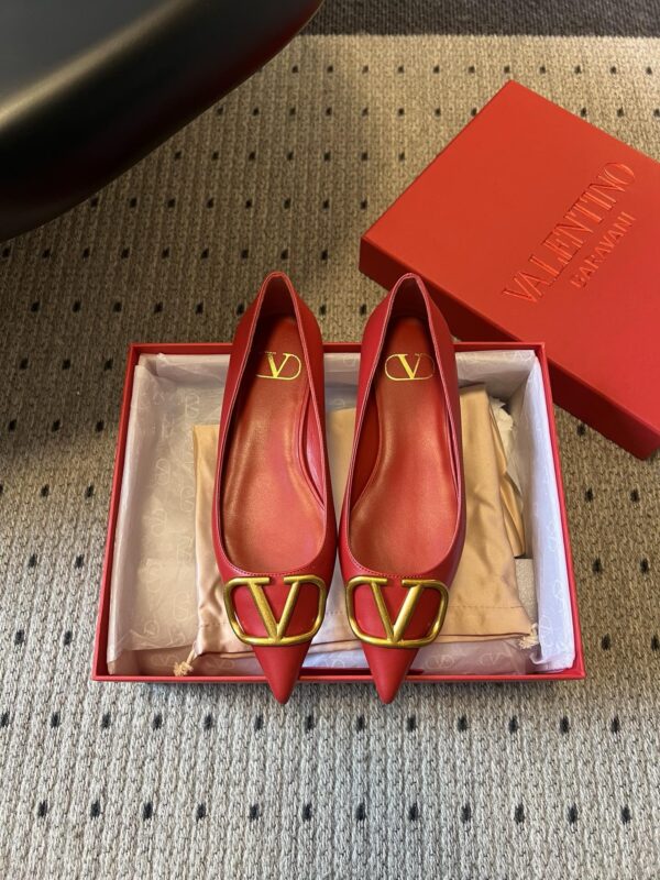 Valentino authentic quality shoes 2025