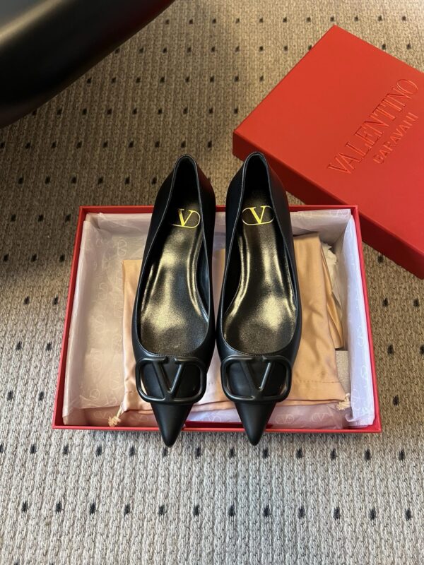 Valentino authentic quality shoes 2025