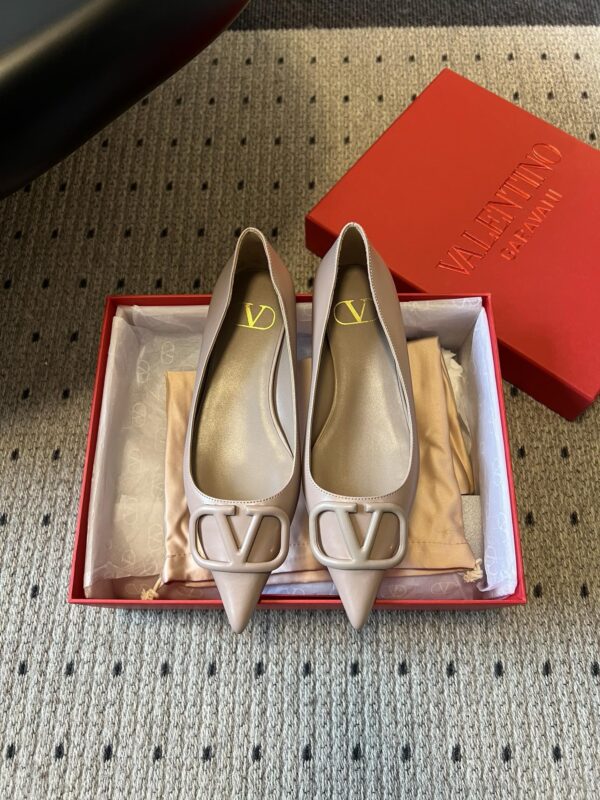 Valentino authentic quality shoes 2025