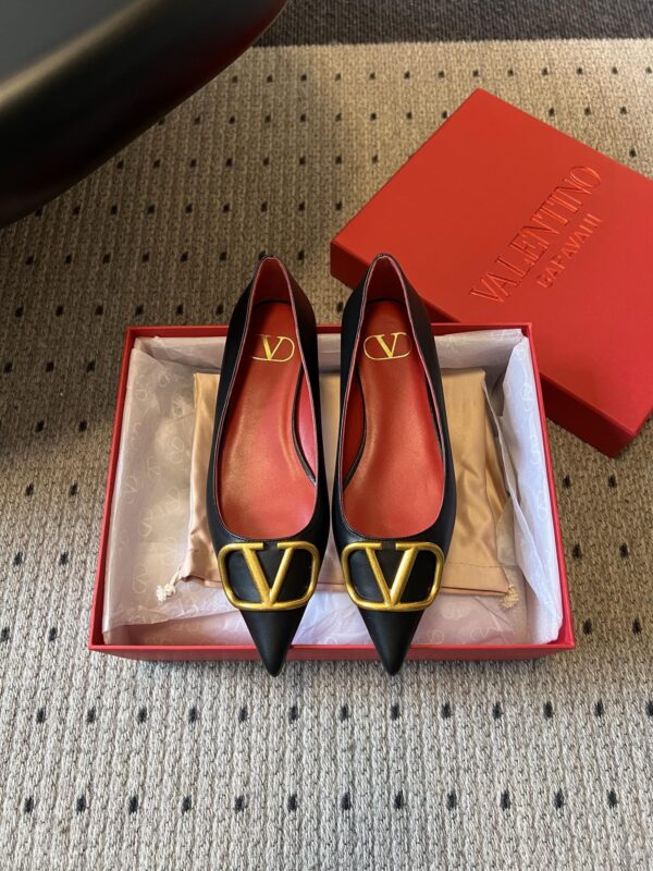 Valentino authentic quality shoes 2025
