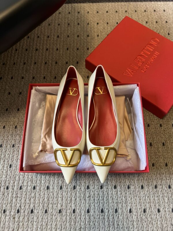 Valentino authentic quality shoes 2025