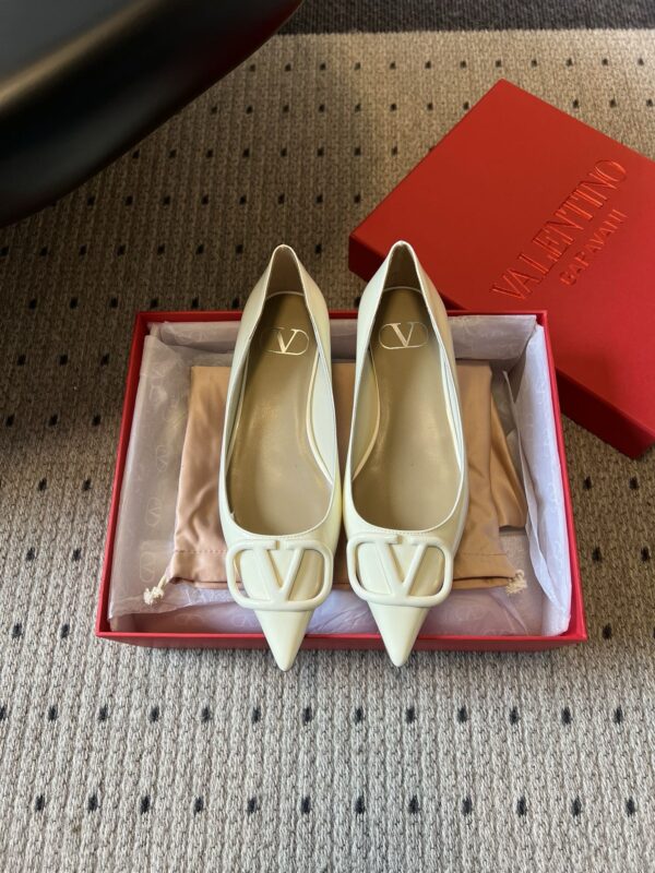 Valentino authentic quality shoes 2025