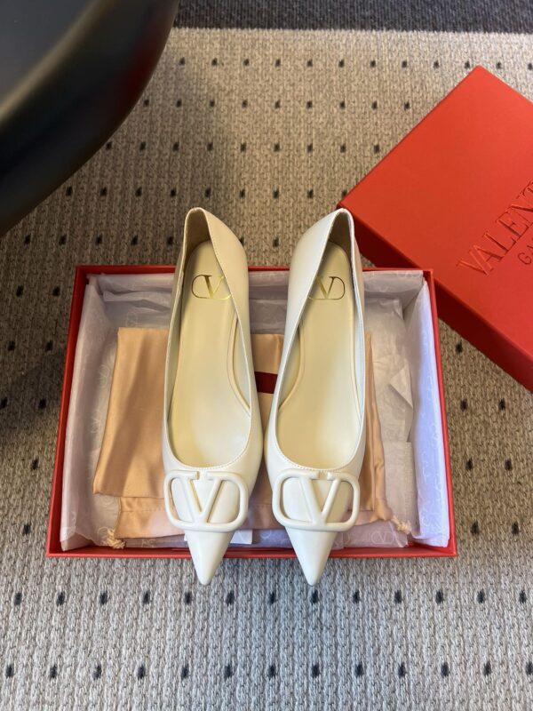 Valentino authentic quality shoes 2025