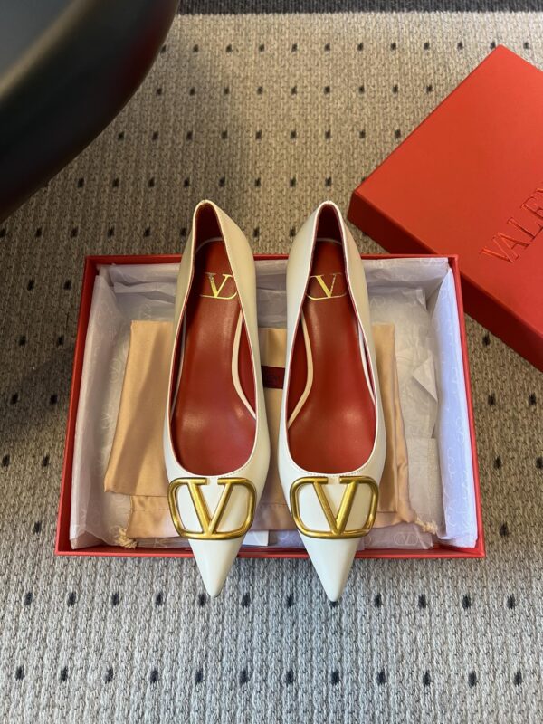 Valentino authentic quality shoes 2025