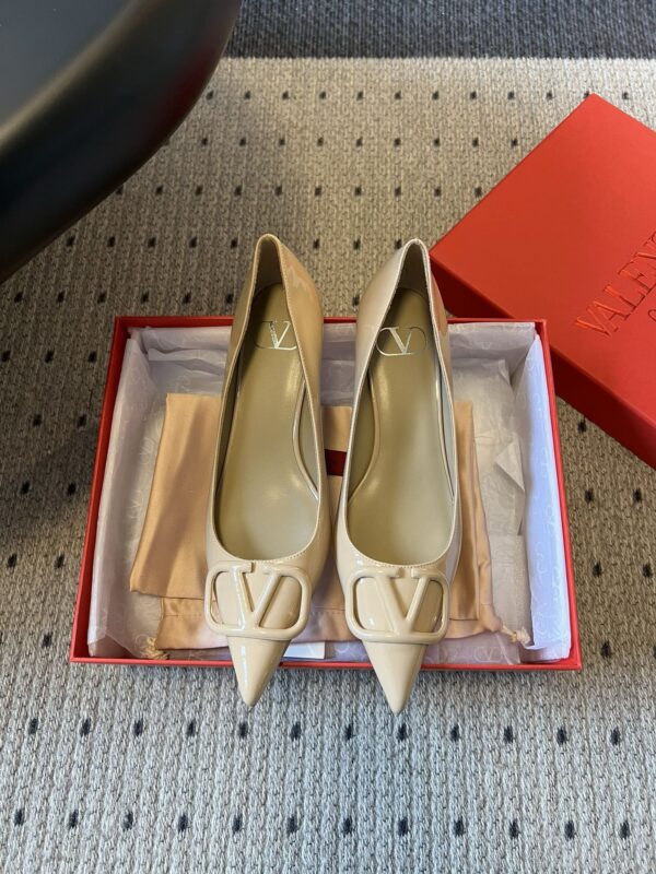 Valentino authentic quality shoes 2025