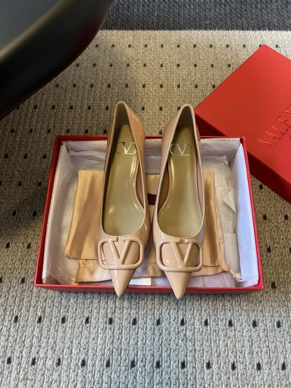 Valentino authentic quality shoes 2025