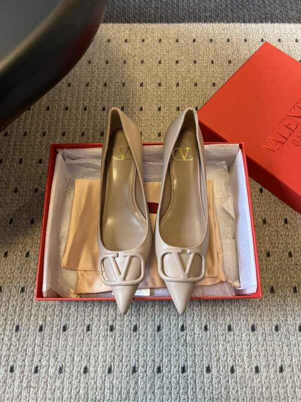 Valentino authentic quality shoes 2025