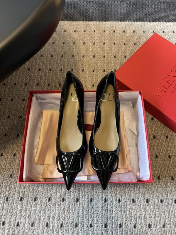 Valentino authentic quality shoes 2025